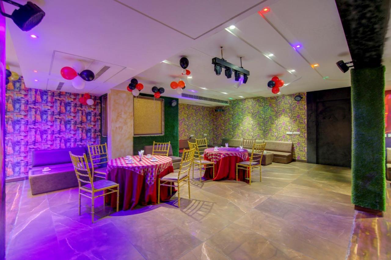 Townhouse Oak Hotel Dev Palace Delhi  Exterior foto